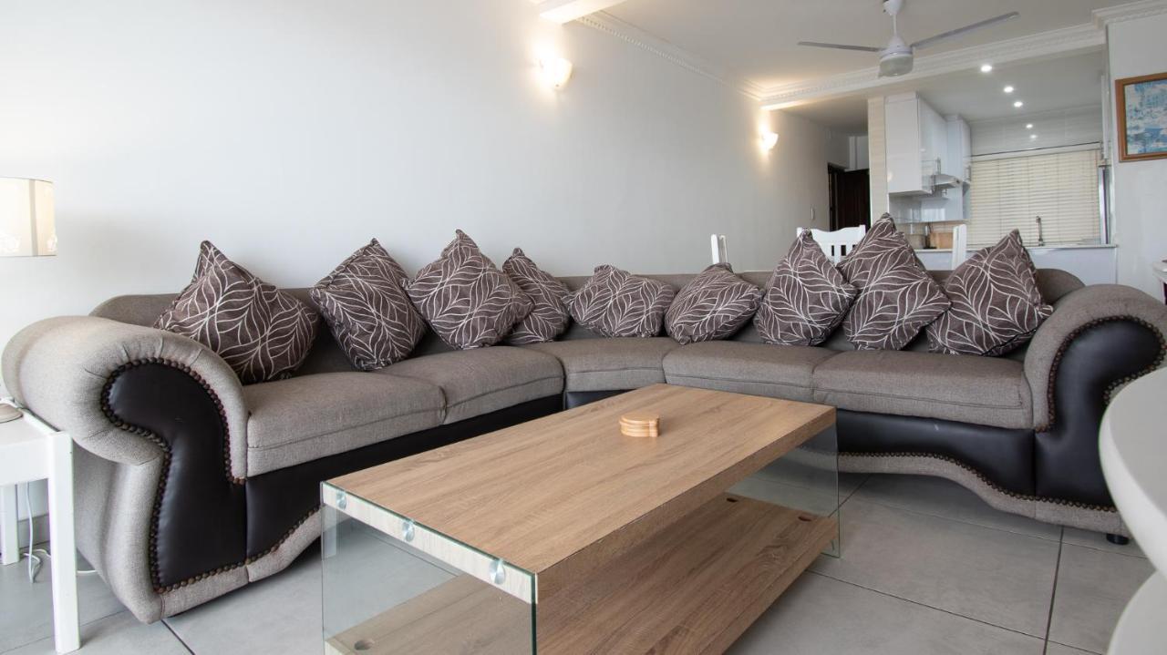12 Bronze Umhlanga Rocks
